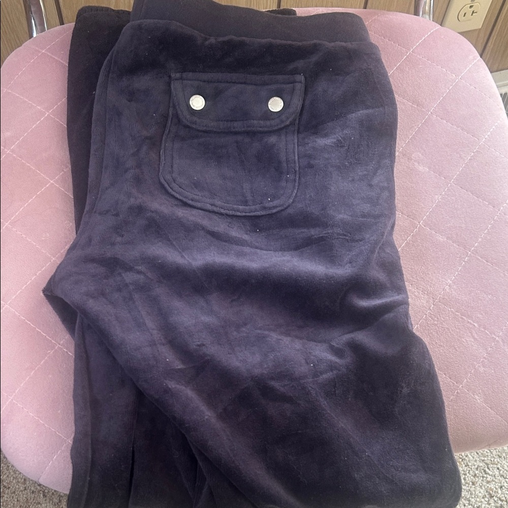 Navy blue juicy couture velour pants with back pockets